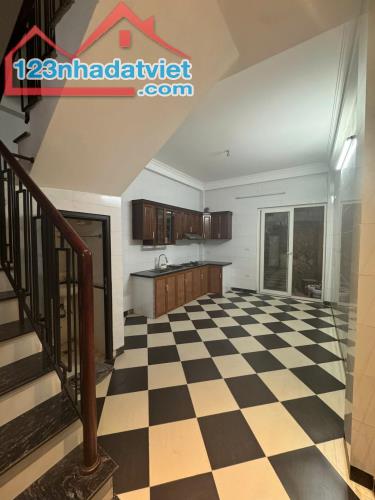 Đường Hoàng Mai, 50M x 4 tầng, 10m ra ô tô dân xây chắc chắn chỉ 6,6 tỷ - 1