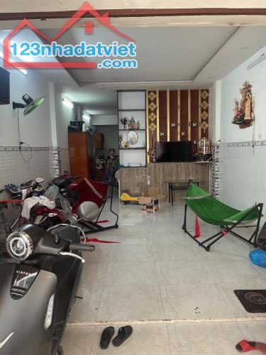 Trường Chinh-Nhà đẹp-SHR-Hẻm 4m, 2 tầng - Giá nhỉnh 3 tỷ, khu an ninh, thiết kế hiện đại. - 2