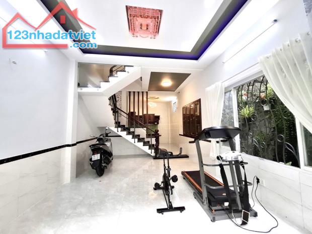 Bán nhà sát mặt tiền trường chinh - HẺM 10M XE HƠI QUAY ĐẦU - 4 TẦNG + 5PN + sân trước nhà - 3