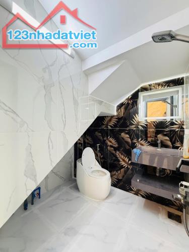 Bán nhà sát mặt tiền trường chinh - HẺM 10M XE HƠI QUAY ĐẦU - 4 TẦNG + 5PN + sân trước nhà - 5