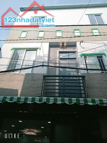Bán gấp nhà 4PN, 3WC, 3 tầng .DTSD 109.6m2. Nguyễn Văn Luông, Q6, giá 4,88 tỷ