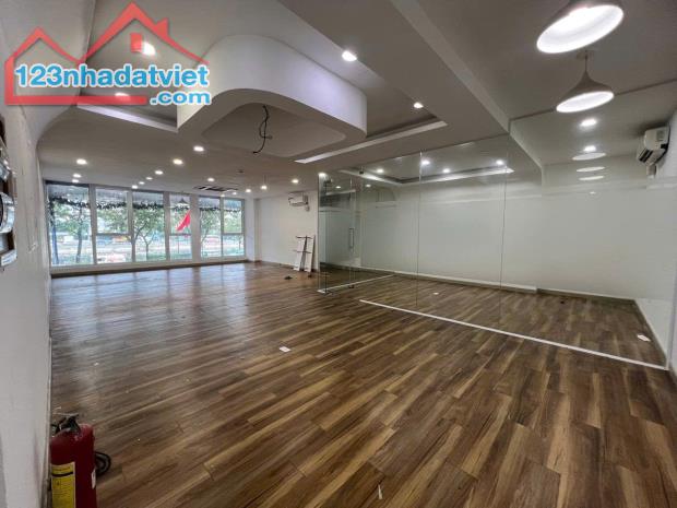 CHO THUE VAN PHONG QUAN 4_75M2 THOANG MAT - 4