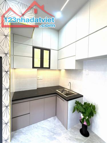 CẦN BÁN NHÀ GÒ VẤP - CĂN GÓC 2 MẶT TIỀN -37m² - VỊ TRÍ ĐẸP – 3 PHÒNG NGỦ - 1
