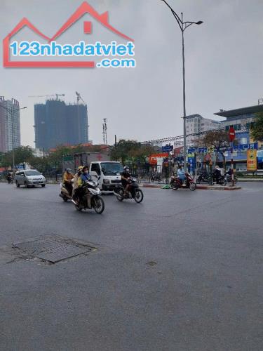 BÁN NHÀ MẶT PHỐ KINH DOANH SẦM UẤT, 5 TẦNG THANG MÁY, 55M2 GIÁ CHỈ 15.8 TỶ