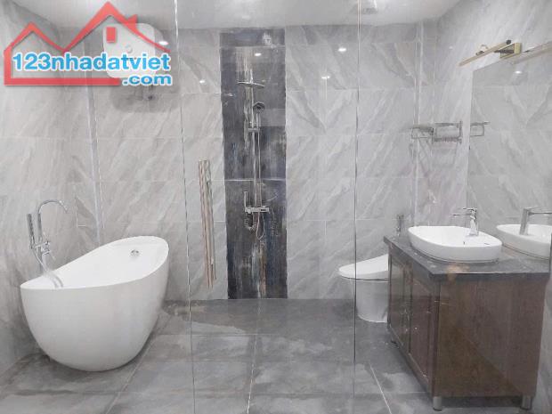 BÁN NHÀ MẶT PHỐ KINH DOANH SẦM UẤT, 5 TẦNG THANG MÁY, 55M2 GIÁ CHỈ 15.8 TỶ - 4