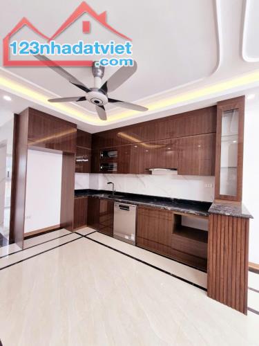 BÁN NHÀ PHÂN LÔ KIM ĐỒNG, Ô TÔ VỈA HÈ,7 TẦNG THANG MÁY, KINH DOANH, 50M2 GIÁ 21.X TỶ - 3