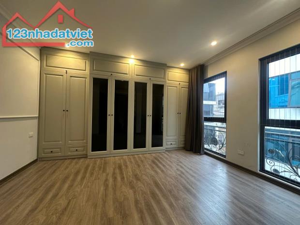 Bán nhà 2 mặt phố Nguyên Hồng-Lô góc 100M2-9.5M mặt tiền-Ôtô tránh-8 tầng thang máy-56 Tỷ - 5