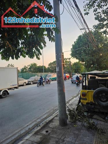 Cho thuê kho 200m2 mặt đườn Sa Đôi Mễ Trì tiện làm kho, gara oto giá 15 tr