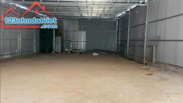 Cho thuê kho 200m2 mặt đườn Sa Đôi Mễ Trì tiện làm kho, gara oto giá 15 tr - 2