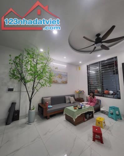 BÁN NHÀ NGUYỄN KHANG YÊN HÒA CẦU GIẤY 8 .35 TỶ 33m 5 TẦNG MT 4.9m NHÀ MỚI Ở SƯỚNG - 1