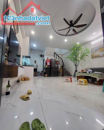 BÁN NHÀ NGUYỄN KHANG YÊN HÒA CẦU GIẤY 8 .35 TỶ 33m 5 TẦNG MT 4.9m NHÀ MỚI Ở SƯỚNG - 2