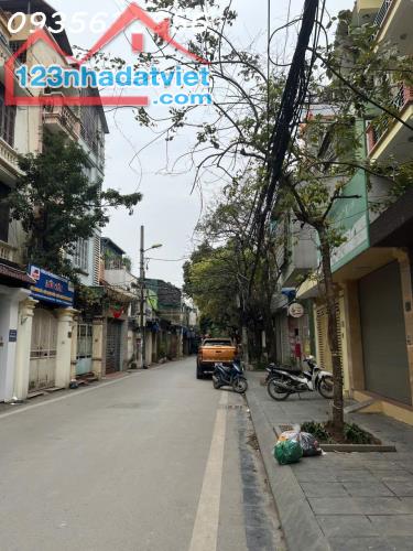 BÁN NHÀ PHÂN LÔ ĐƯỜNG KIM GIANG, 63M², 17.X TỶ - KINH DOANH - Ô TÔ TRÁNH - NGÕ THÔNG - 1