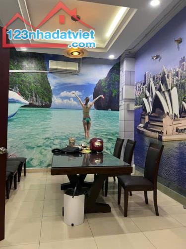 Biệt thự ngang 8 đường Nguyễn Cửu Vân Bình Thạnh Full nội thất gỗ quý chỉ 26 tỷ - 1