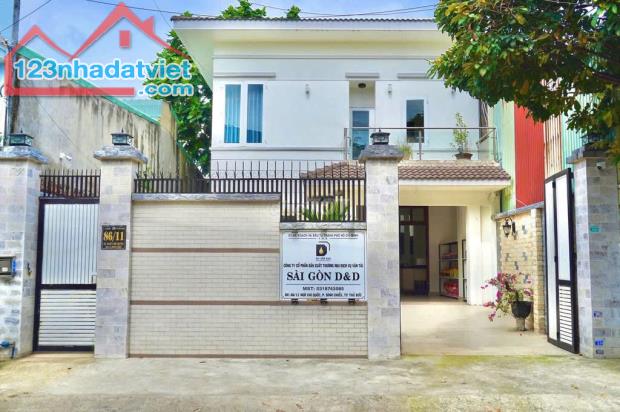 CHÍNH CHỦ CHO THUÊ BIỆT THỰ DT 300M2, 5PN, 4WC ĐƯỜNG RỘNG XE TẢI SAU CHỢ ĐẦU MỐI 1KM