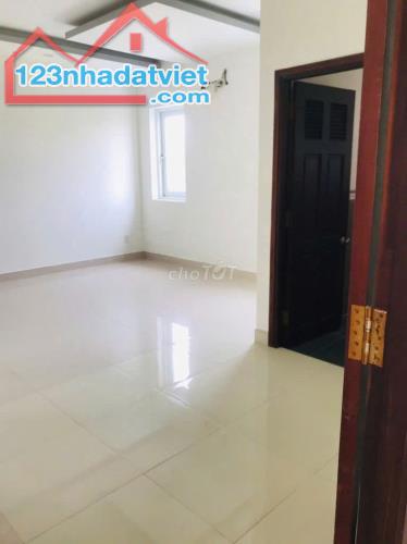 CHÍNH CHỦ CHO THUÊ BIỆT THỰ DT 300M2, 5PN, 4WC ĐƯỜNG RỘNG XE TẢI SAU CHỢ ĐẦU MỐI 1KM - 2