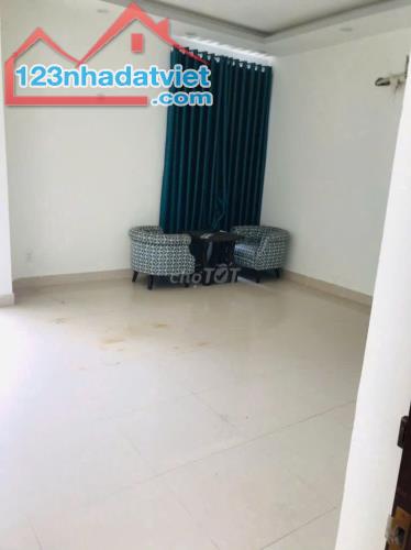 CHÍNH CHỦ CHO THUÊ BIỆT THỰ DT 300M2, 5PN, 4WC ĐƯỜNG RỘNG XE TẢI SAU CHỢ ĐẦU MỐI 1KM - 5