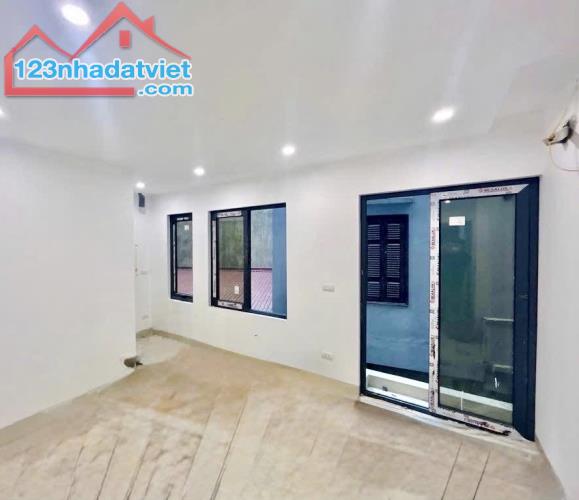 NHÀ Ô CHỢ DỪA VỊ TRÍ ĐẸP ĐẮC ĐỊA, NHÀ ĐẸP MỚI XÂY