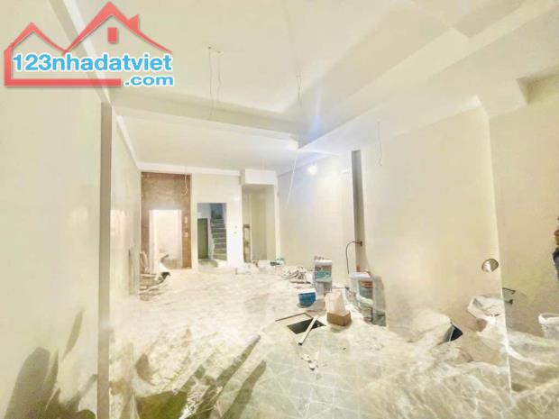 NHÀ Ô CHỢ DỪA VỊ TRÍ ĐẸP ĐẮC ĐỊA, NHÀ ĐẸP MỚI XÂY - 2