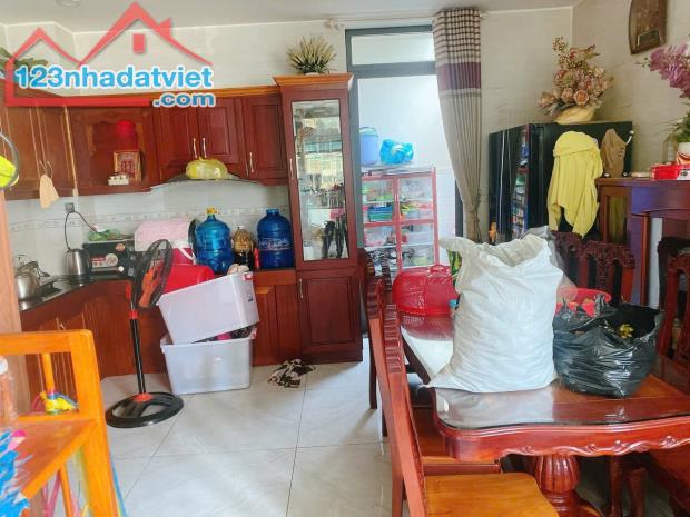 Bán Nhà MT Phan Văn Trị P5 ,8mx9m ,4 lầu Giá Bán 14 tỷ Thương lượng Mạnh . - 1