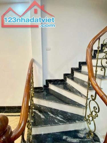 Cần.bán gấp Khâm Thiên, Đống Đa - 30m2 x 5 tầng -  Gias 6.x Tỷ - 1