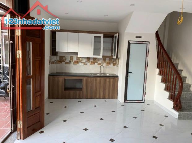 Thanh Khoản Gấp. Tiền Phong Lao Phù. Nhà 3T . DT 33m2. MT 6m. 3.7 Tỷ - 5