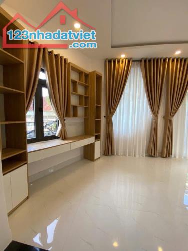 ♣ Nhà Góc Kiệt gần 4m thẳng thông ra MT Hoàng Diệu, 55m2, 2 tầng, KD Tốt, ~ 4 tỷ - 4