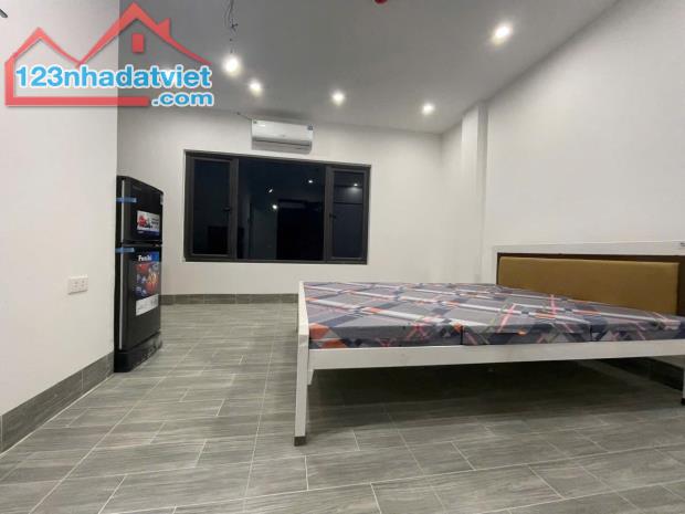Bán tòa nhà Cầu Diễn, Nam Từ Liêm, 8T thang máy ô tô vào 19 tỷ 100m doanh thu 110tr/tháng - 2