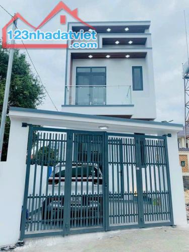 Bán nhà 1 trệt 1 lầu ngay khu công nghiệp nam tân uyên bình dương