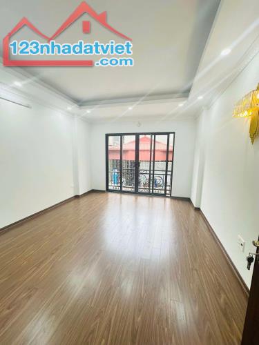 CỰC PHẨM-Nhà đẹp Phố Nguyễn Khánh Toàn 54m2/ 5T Thang máy,MT 4m 13 Tỷ, ngõ đẹp - 4