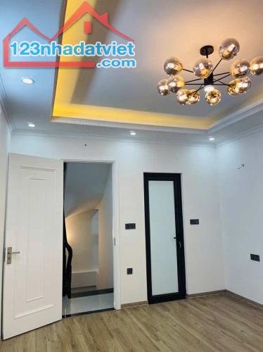 💥💥5 TẦNG MỚI XÂY PHỐ THANH LÂN- Ô TÔ ĐỖ CỔNG - ĐÓN QH VÀNH ĐAI 2.5💥💥NHỈNH 5 TỶ