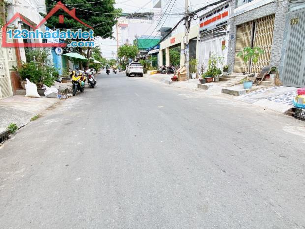 172m2 mặt tiền, đường số P Tân Quy Q7, ngang 6,5m, nở hậu 8m, không QH, giá 19,7 tỷ