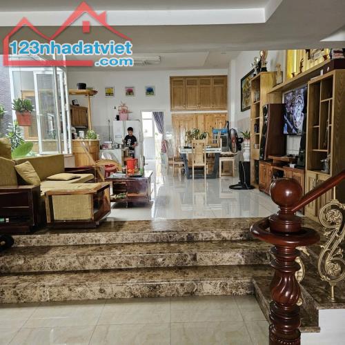 Cần bán căn nhà 1 trệt 1 lầu 213m2 mặt tiền Trần Hưng Đạo, Phan Thiết gần siêu thị Lotte - 2