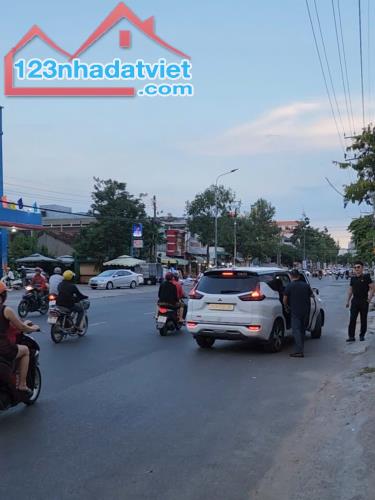 Cần bán căn nhà 1 trệt 1 lầu 213m2 mặt tiền Trần Hưng Đạo, Phan Thiết gần siêu thị Lotte - 4
