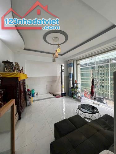 Bán nhà 1 trệt 1 lầu 45m2 SHR thổ cư (P. Bửu Hoà) chỉ 1,750 tỉ - 1