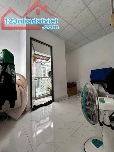 Bán nhà 1 trệt 1 lầu 45m2 SHR thổ cư (P. Bửu Hoà) chỉ 1,750 tỉ - 3