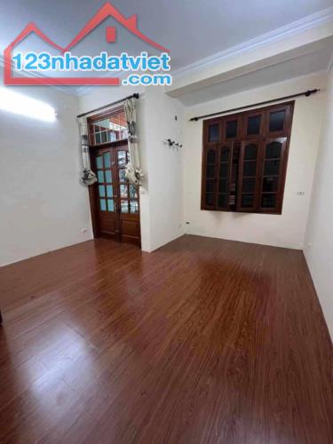 Cho thuê nhà liền kề phân lô phố Vọng, Hai Bà Trưng  50m x 4T giá 17tr, ô tô dừng đỗ