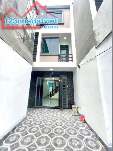 BÁN NHÀ 1.85 TỶ 3 TẦNG 55M2 CÓ PHÒNG NGỦ TẦNG 1 NGÕ ĐIỆN BIÊN