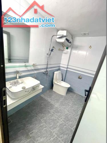 BÁN NHÀ 1.85 TỶ 3 TẦNG 55M2 CÓ PHÒNG NGỦ TẦNG 1 NGÕ ĐIỆN BIÊN - 5