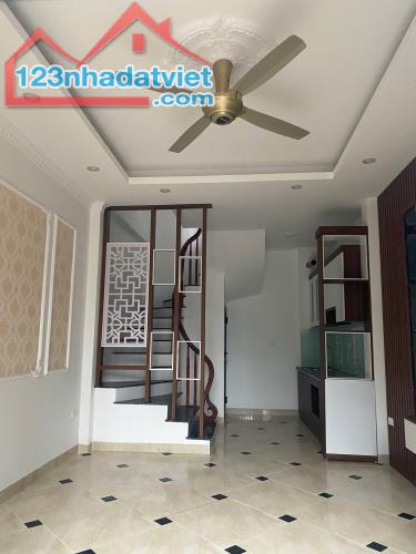 NHÀ 31M2 X 5 TẦNG QUANG TIẾN ĐẠI MỖ Ô TÔ CÁCH 30M, GẦN VINCOM TÂY MỖ - 1