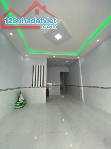 Nhà mới xây, cấp 4, SHR, 105m2, 2PN, Đường Cây Dương, Đức Hòa, Giá 1 tỷ 180. - 1