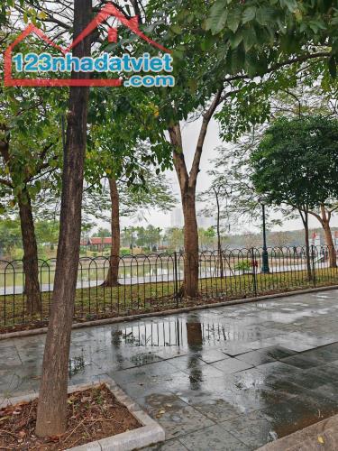 Bán biệt thự  Phạm Văn Đồng, 200m2, mt 12m, kinh doanh, nhỉnh 50tỷ. - 3