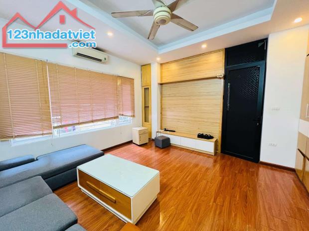 Bán nhà Xuân La - Ngõ thông kinh doanh - Mặt tiền ngạo nghễ - Nhà đẹp ở ngay