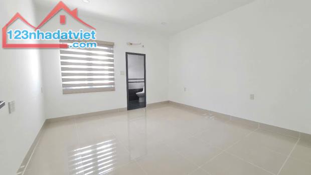 Bán nhà đẹp 5 tầng mặt tiền Có Thang Máy nằm ngay vị trí đắc địa - 2