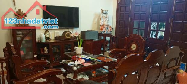 Bán nhà mặt ngõ oto phố Hoàng Văn Thái, 105m2, mặt tiền 5,5m, kinh doanh tốt