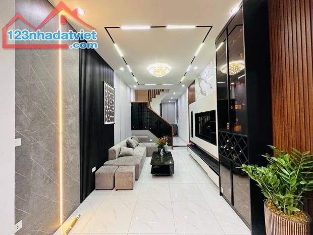 Bán nhà 5 tầng ngõ 110 Thanh Bình, Mộ Lao, Ngõ thông tứ tung, chỉ 6.98 tỷ.