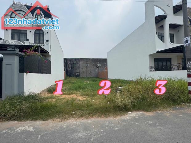 Còn 3 lô đất liền kề ngay mặt tiền đường Phạm Thị Kiều, dt 150m2 giá 1ty9 shr thương lượng