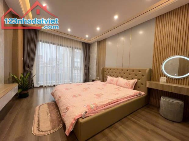 BÁN NHÀ NGUYỄN VĂN CỪ 70M2* 6 TẦNG* 12.2 TỶ, THANG MÁY, FULL NỘI THẤT NHẬP KHẨU. - 2