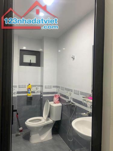 Bán Nhà 2 Tầng 1 Tum Ngõ 16 Cao Xanh,DT:71.4m2,MT:7.6m Giá Rẻ !!! - 3