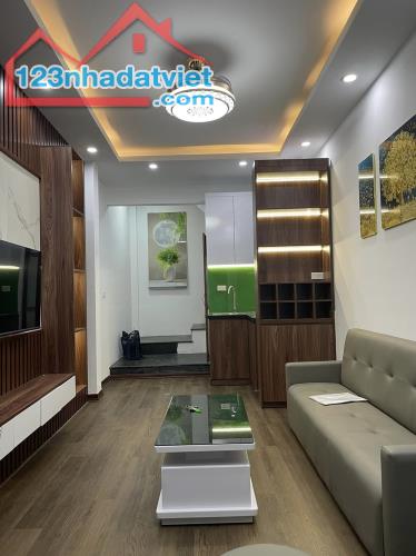 Bán Nhà Phú Đô 36m², 5 Tầng, Lô Góc Giá Chỉ 8.3 Tỷ