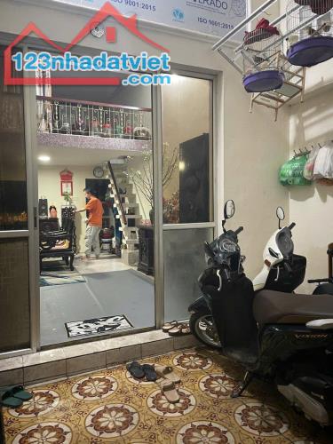 NHÀ MẶT NGÕ TÂY HỒ - NGÕ THẲNG TẮP - BA BƯỚC CHÂN RA PHỐ - 2